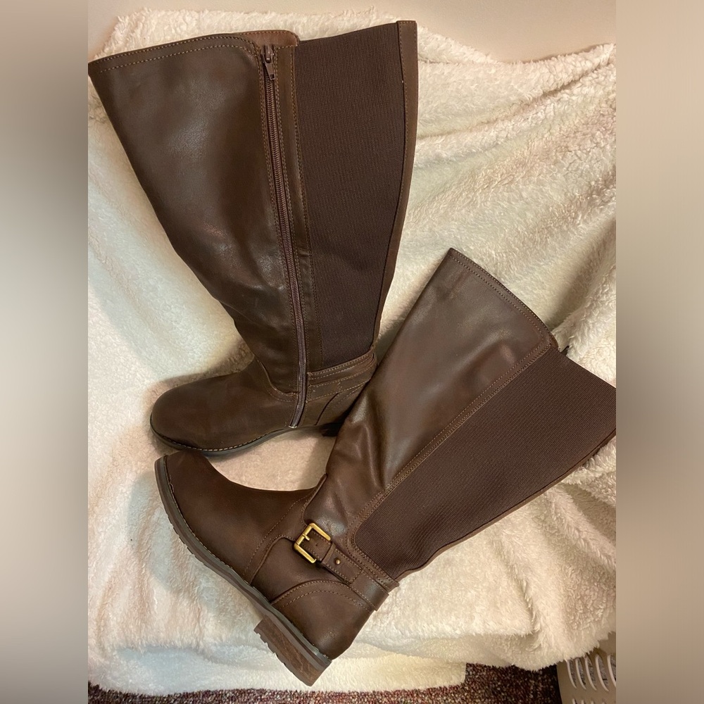 Like New, Lane Bryant Extra Wide Calf size9w Brown Riding Boots.